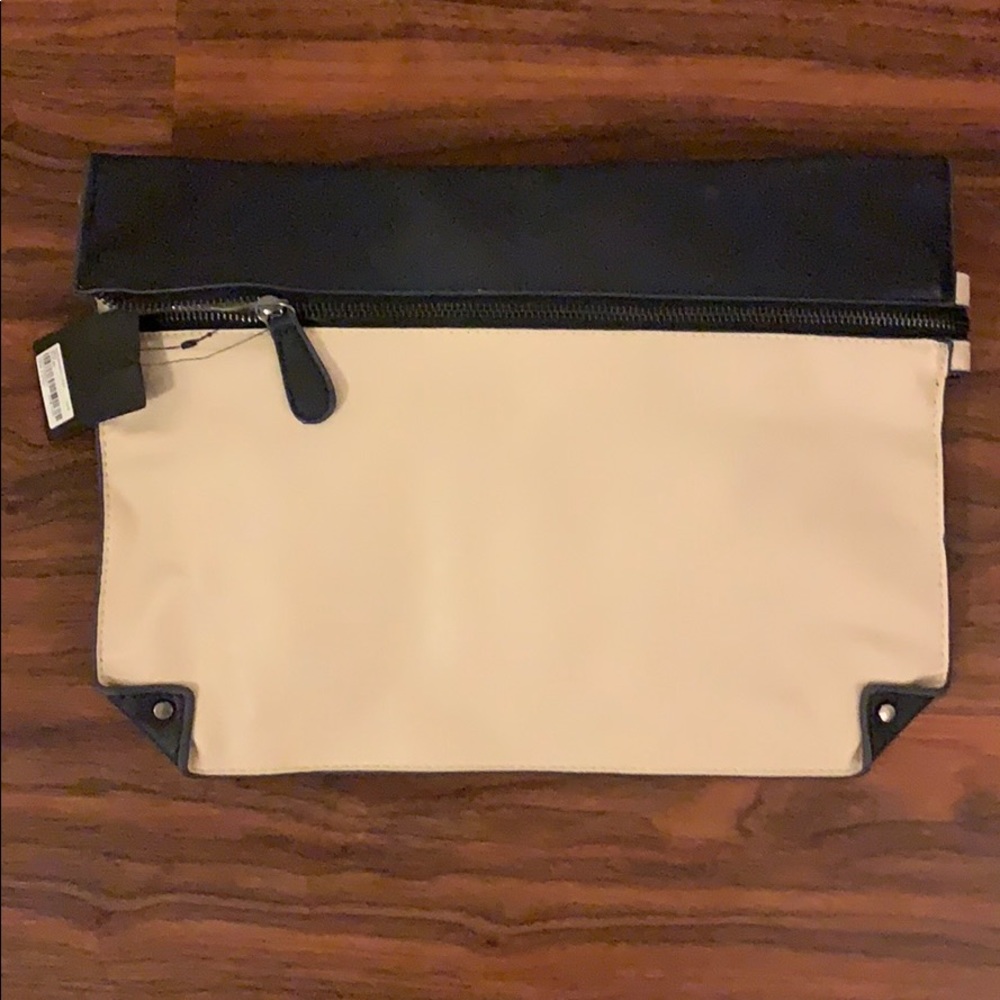 NWT Forever 21 Oversized Clutch Tan w/ Navy Blue